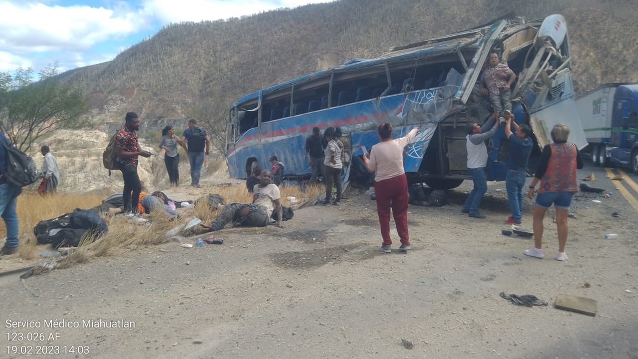 Accidente de autobús pasajero deja unas 15 personas sin vida y más de ...
