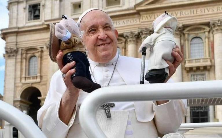 Simi Roma Papa Francisco presume peluches del Doctor Simi (nota de Daniela ...
