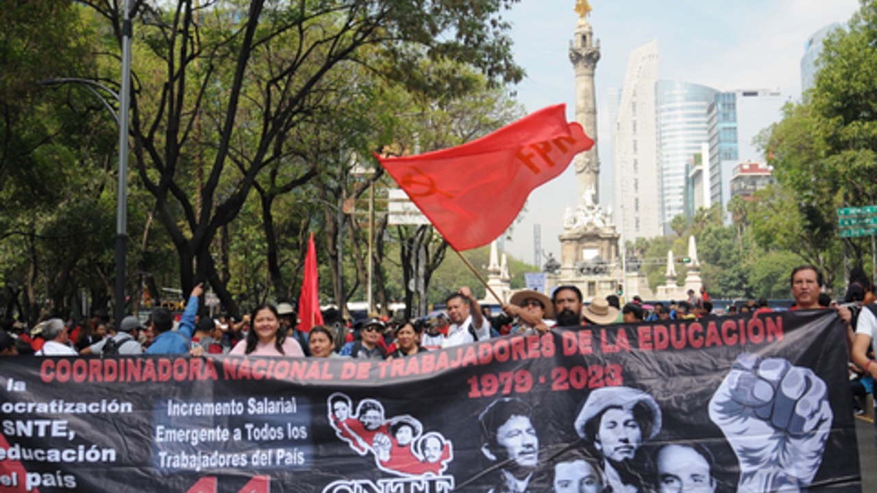 CNTE estallará paro nacional indefinido el 15 de mayo (nota de Jonathan ...