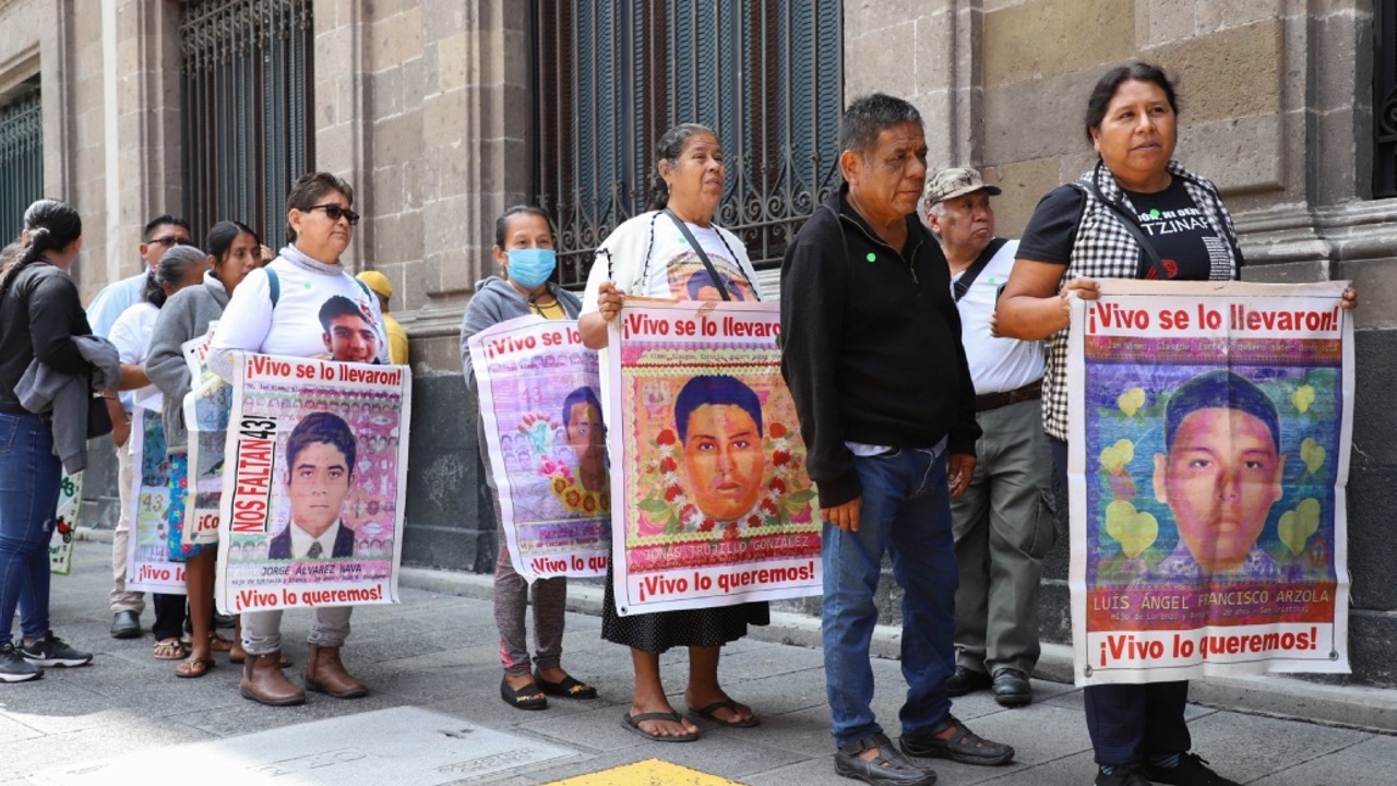 Último diálogo con AMLO | Padres de los 43 cierran citas con el ...