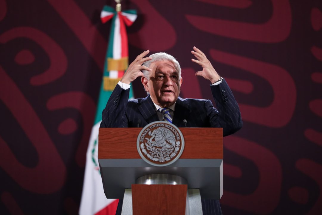 Critica AMLO a jueces que otorgaron amparos contra reforma judicial ...